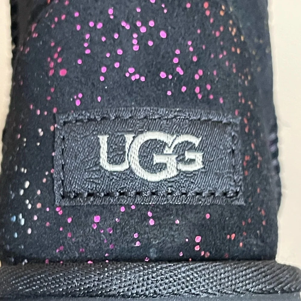New! UGG Kids Classic II Shimmer SKY boots size 1